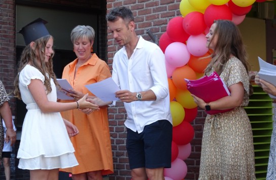 (vergroot foto)